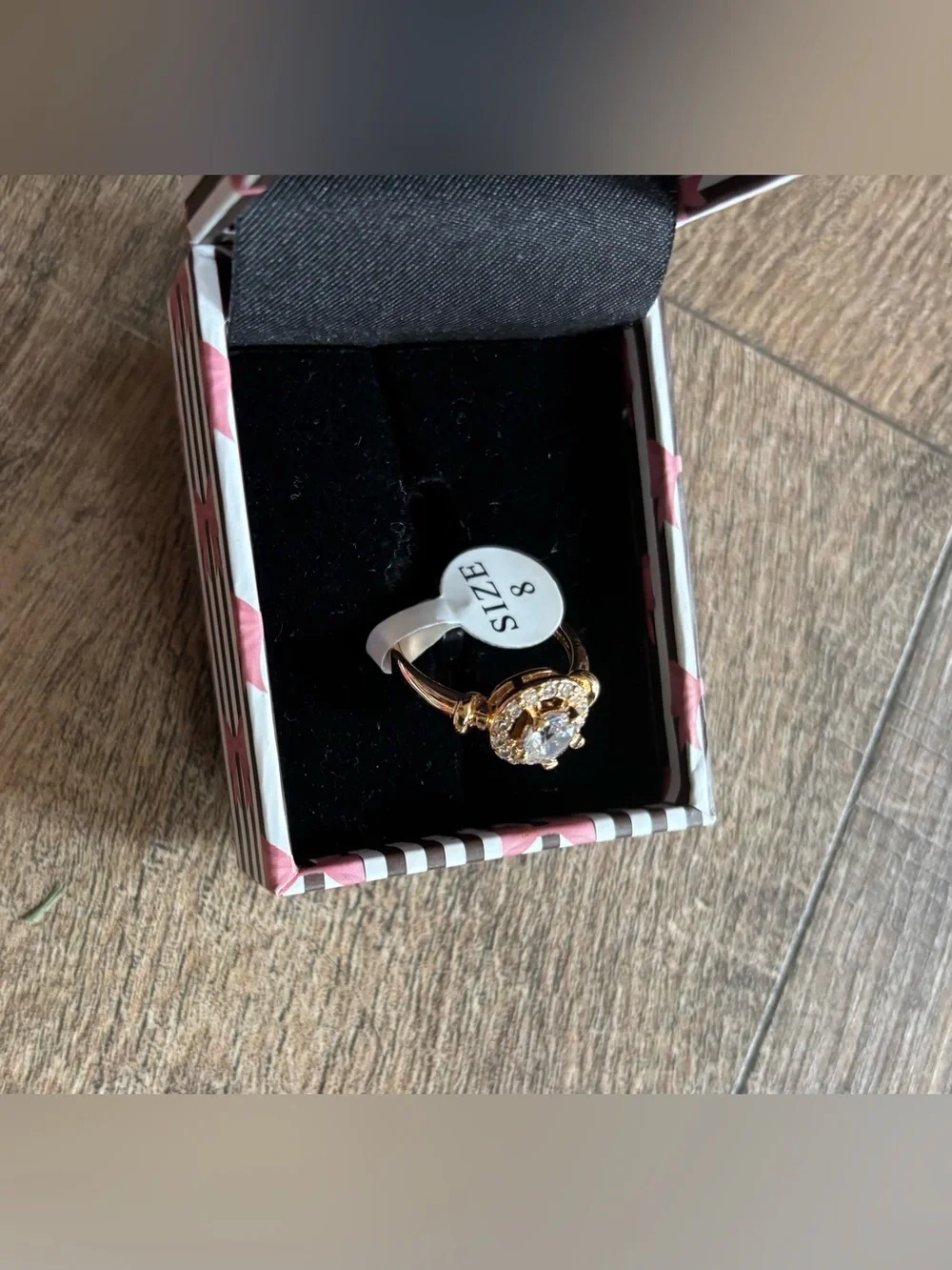 NWT Piatella Jewelry women’s size 8 gold tone halo promise ring with gift box